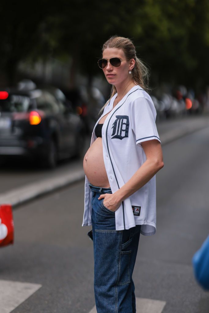 Pregnant Street Style!  Moda para embarazadas, Vestidos para embarazadas,  Ropa para embarazadas