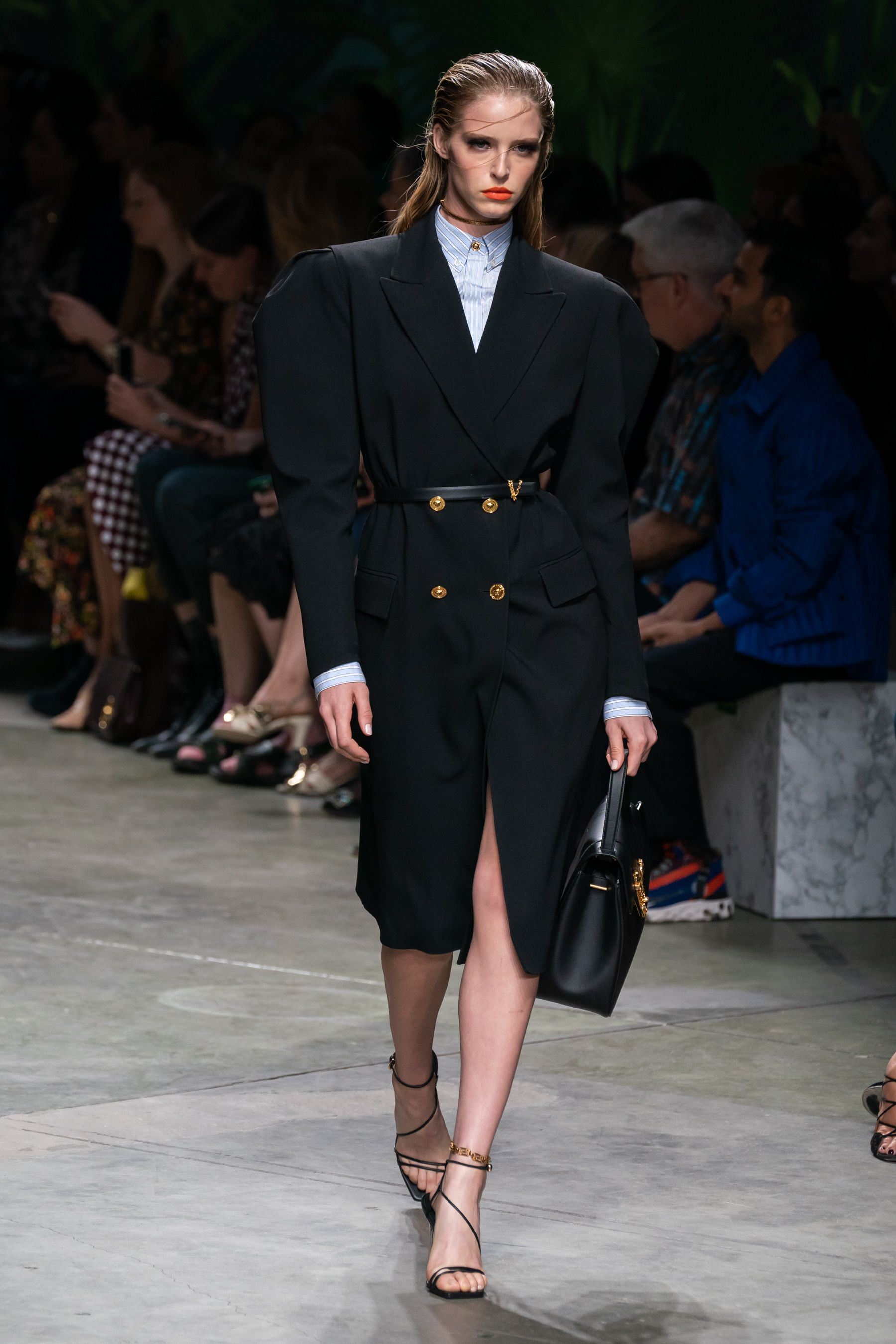 VERSACE 人気モデル⚡️早い者勝ち⚡️ VERSACE」（ヴェルサーチェ）｜2020春夏コレクション