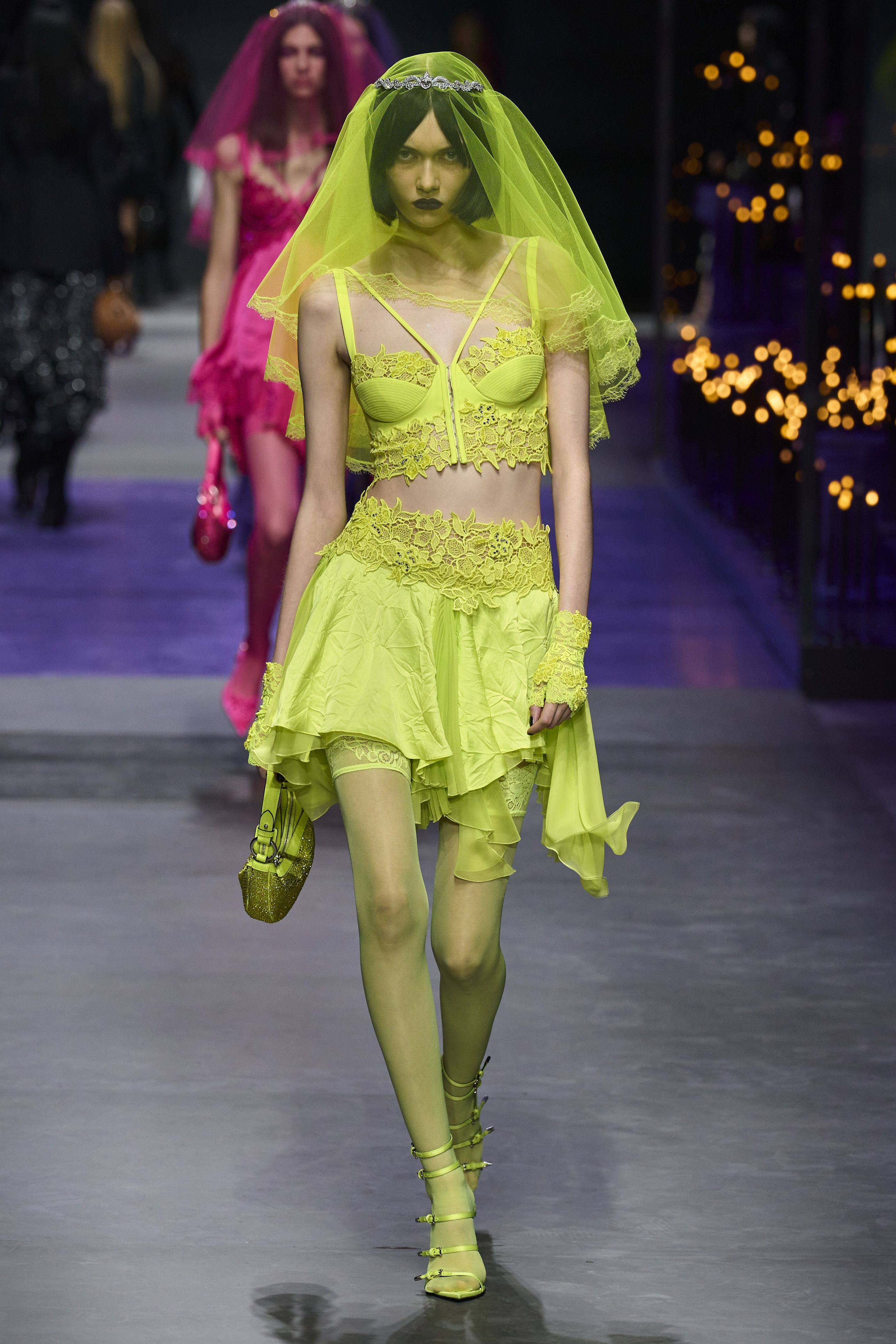 ヴェルサーチェ（VERSACE）」2023春夏コレクション