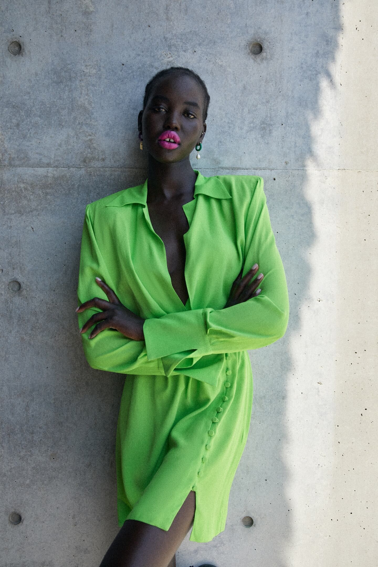 vestido corto camisero verde de Zara más favorecedor y viral
