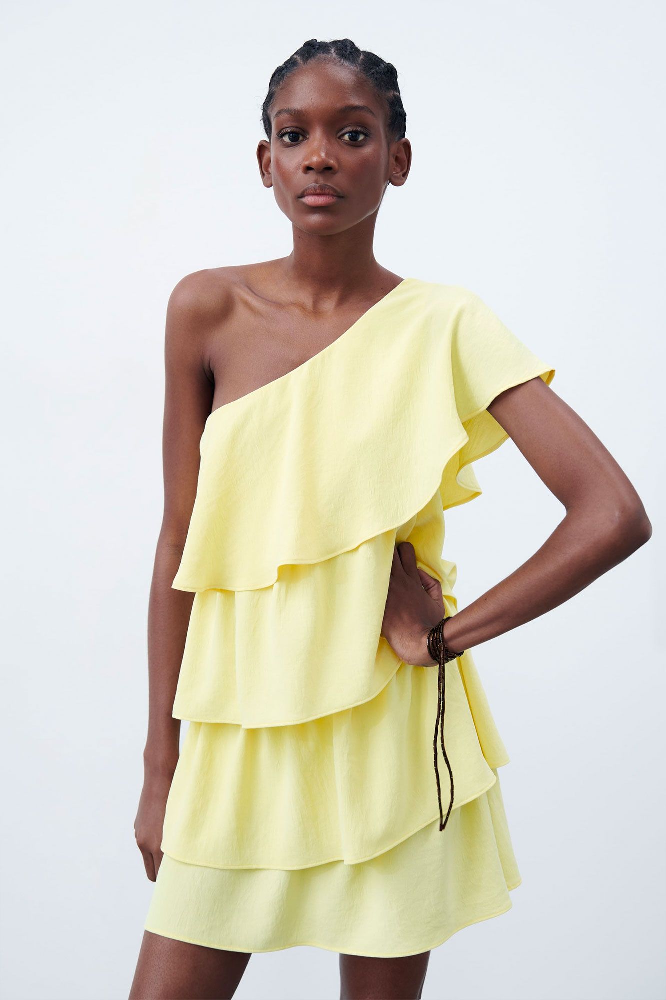 Vestido amarillo best sale zara 2020