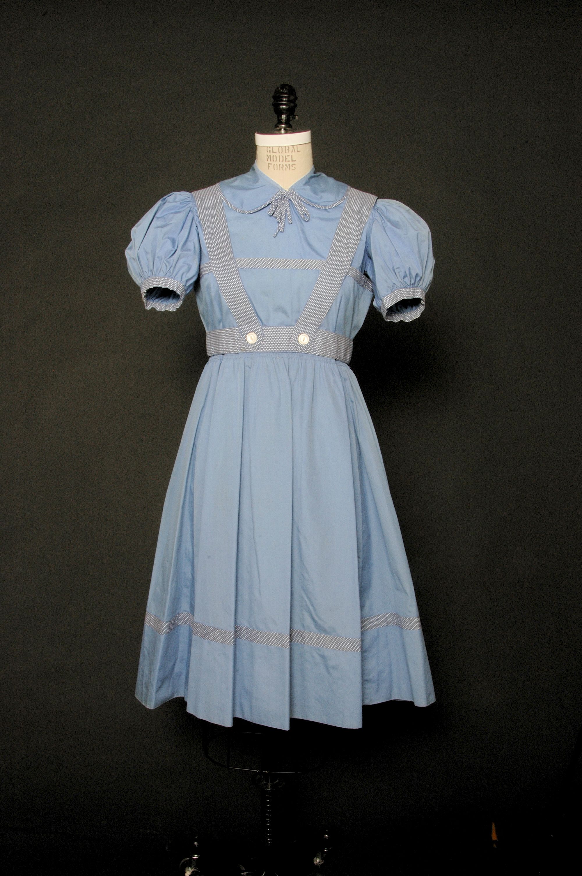 El vestido de Dorothy en 'El Mago De Oz' sale a subasta en Los