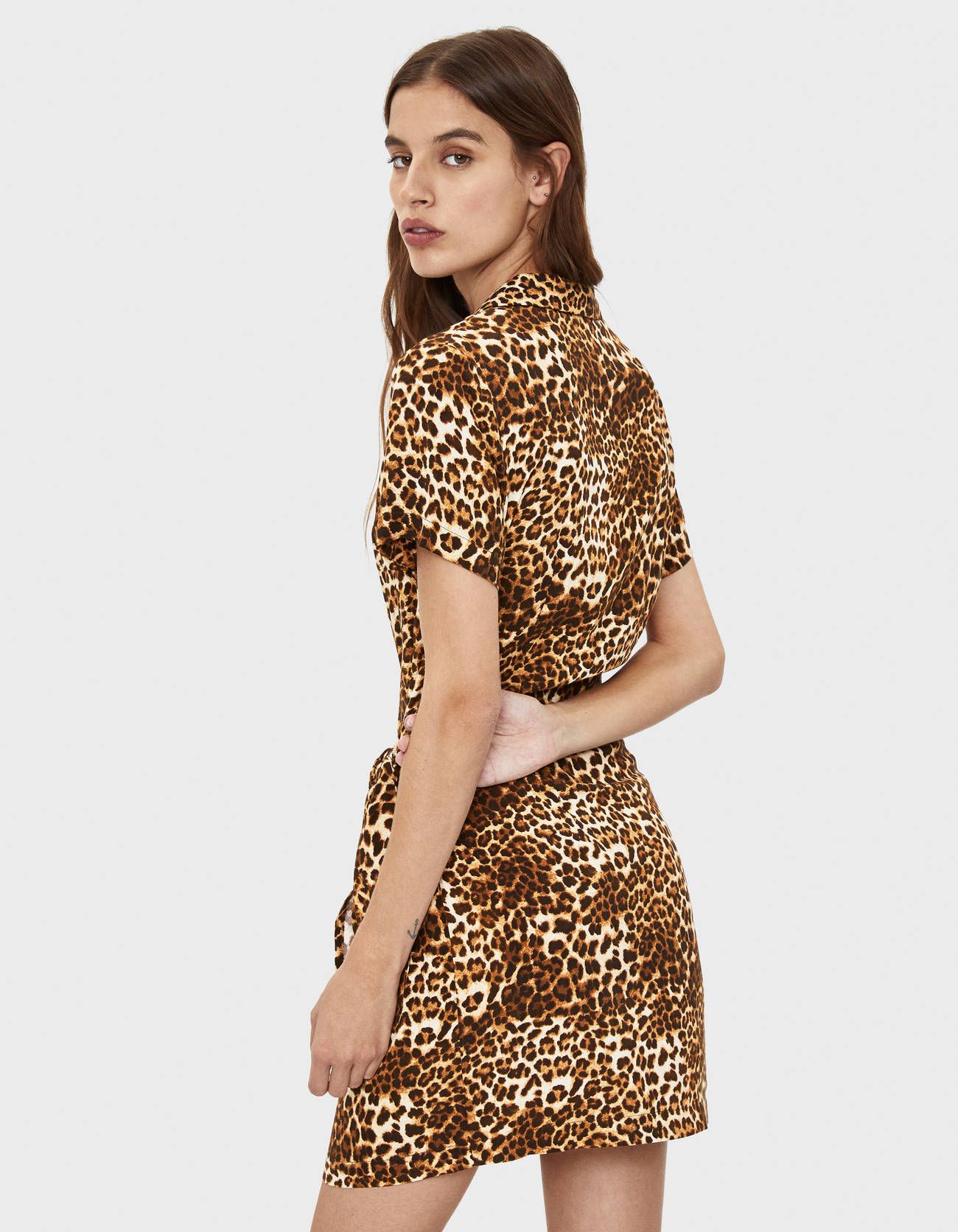 Persona australiana ruido Idear Bershka tiene el vestido de leopardo ideal para esta primavera