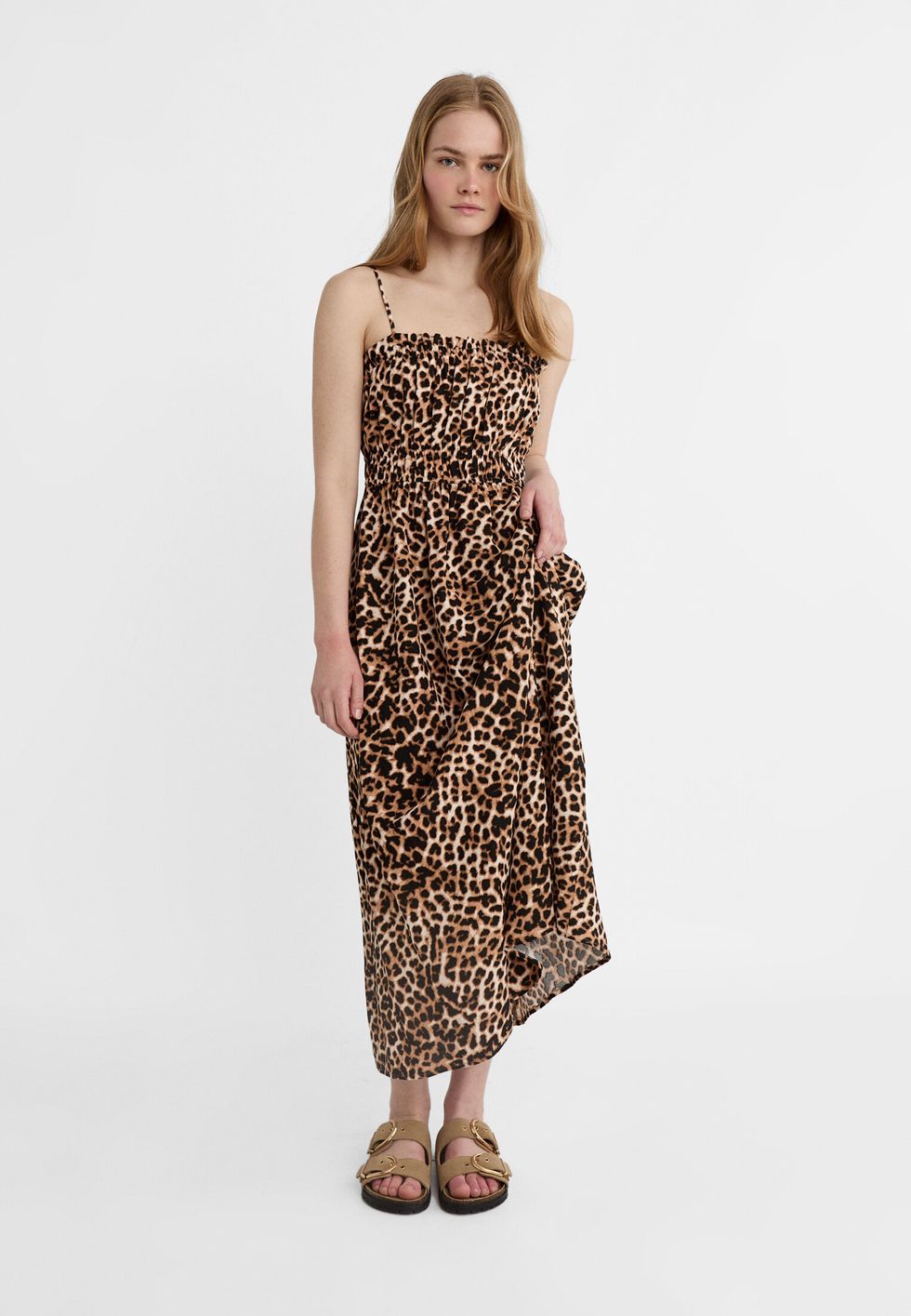 vestido de leopardo de stradivarius