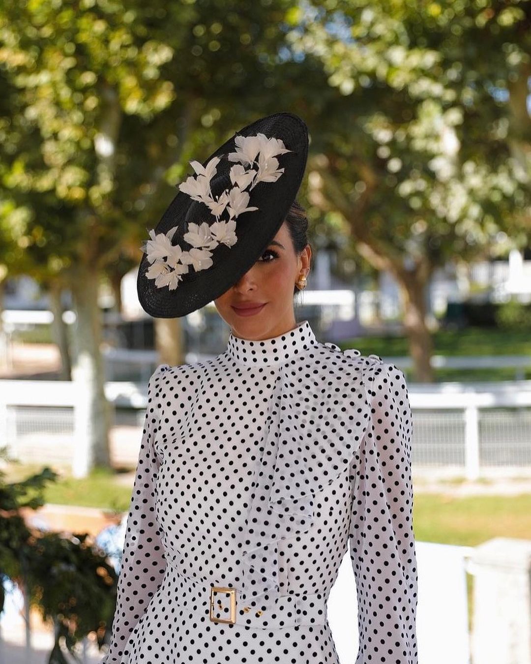 vestidos de lunares para invitadas