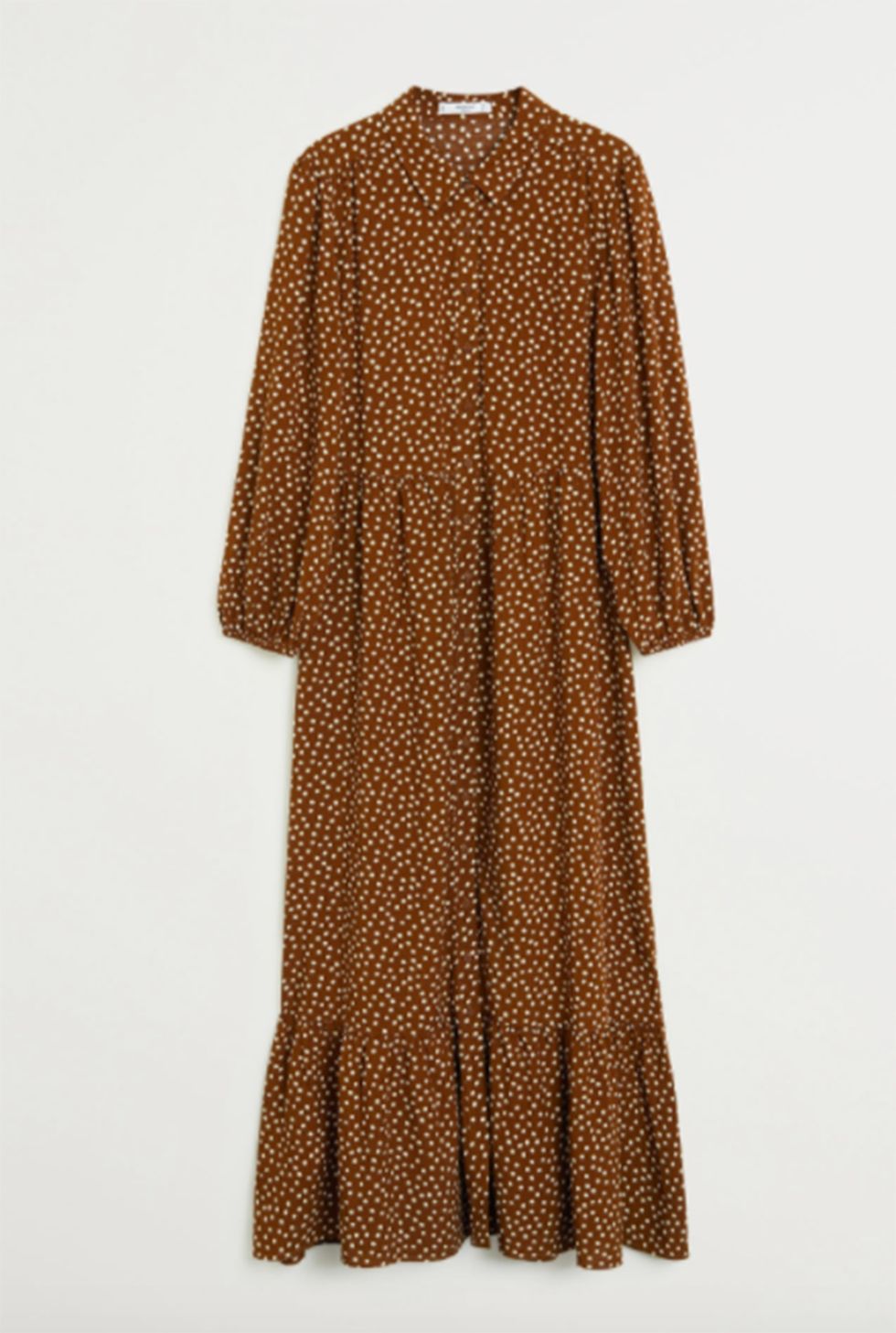 vestido largo marrón de lunares de mango, que tiene emma roberts