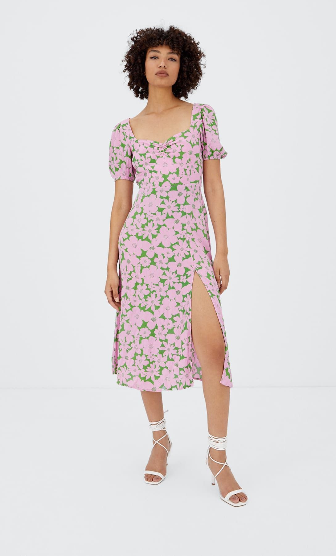 El vestido midi de flores m gico llega ya a Stradivarius