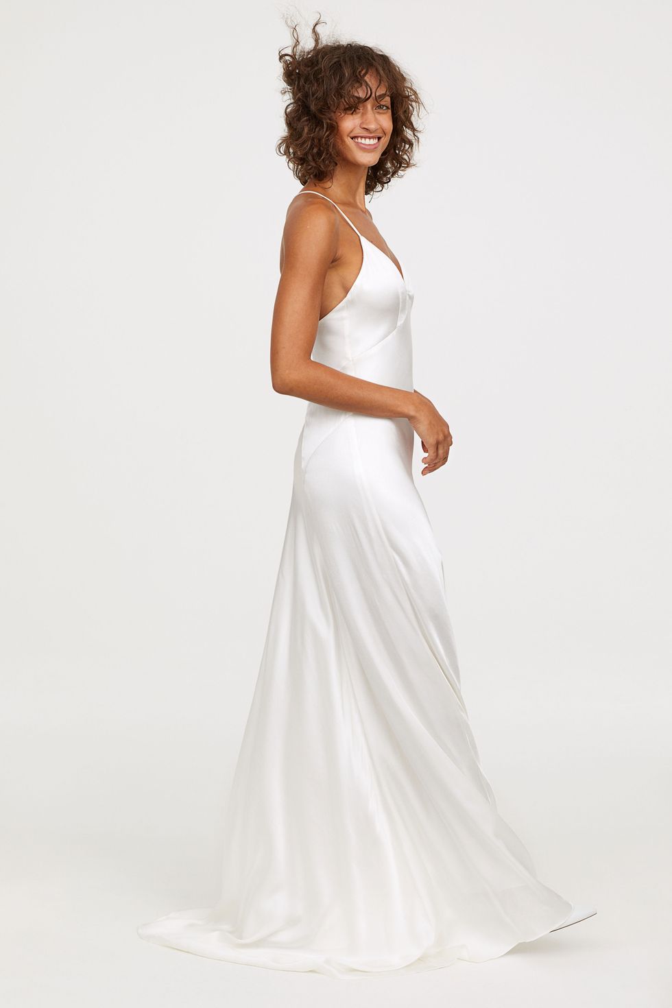 María Reparador paquete H&M vende un nuevo vestido de novia muy barato y de estilo lencero