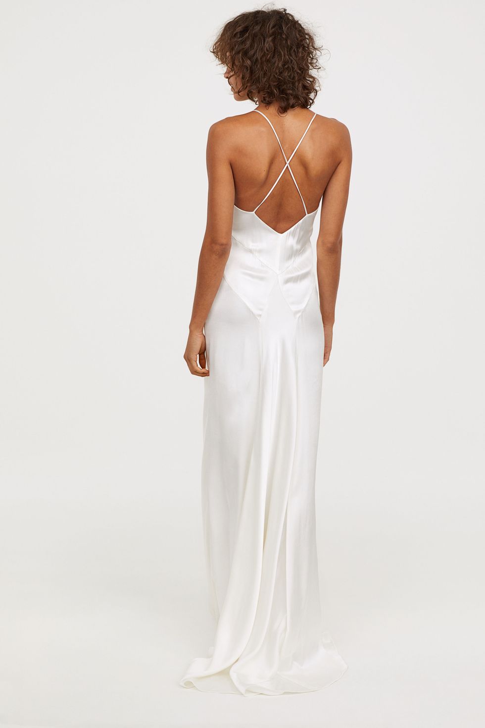 H&M vende un nuevo vestido de novia muy barato de estilo lencero