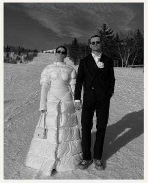 el vestido de novia acolchado para ir a la nieve más bonito y original