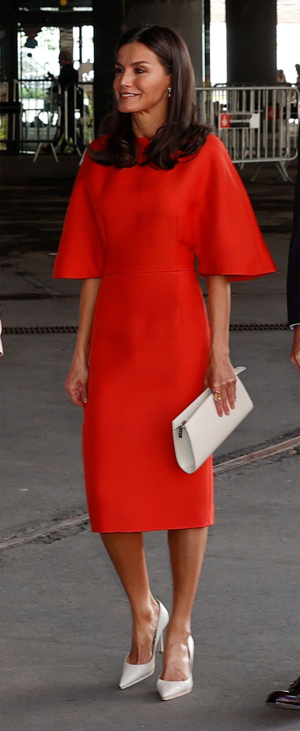 La reina Letizia: vestido rojo Carolina Herrera