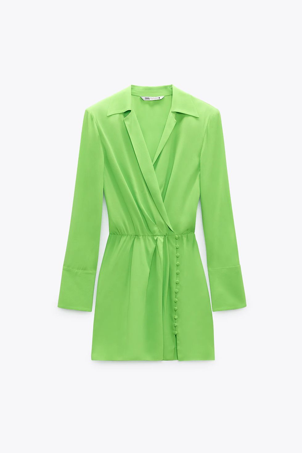 El vestido verde de Zara que rejuvenece a los 50 y triunfa entre las  influencers maduras: con volantes, cómodo, barato y muy ponible