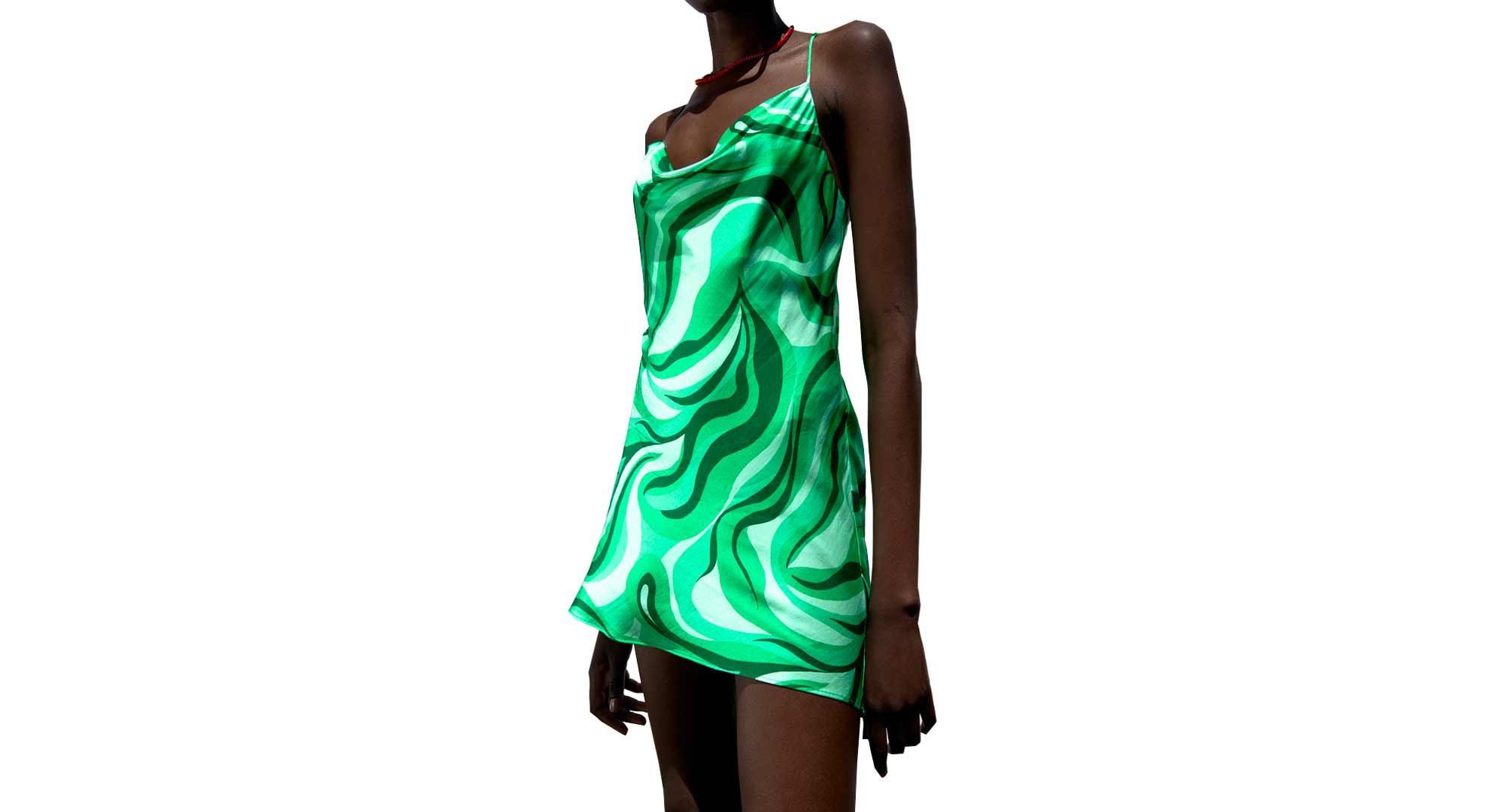 Zara tiene los vestidos verdes son tendencia en TikTok