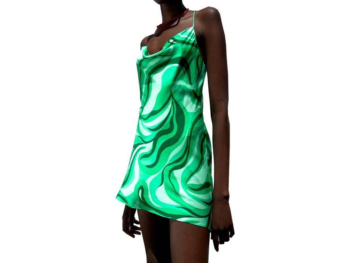 Zara tiene los 5 vestidos verdes en TikTok