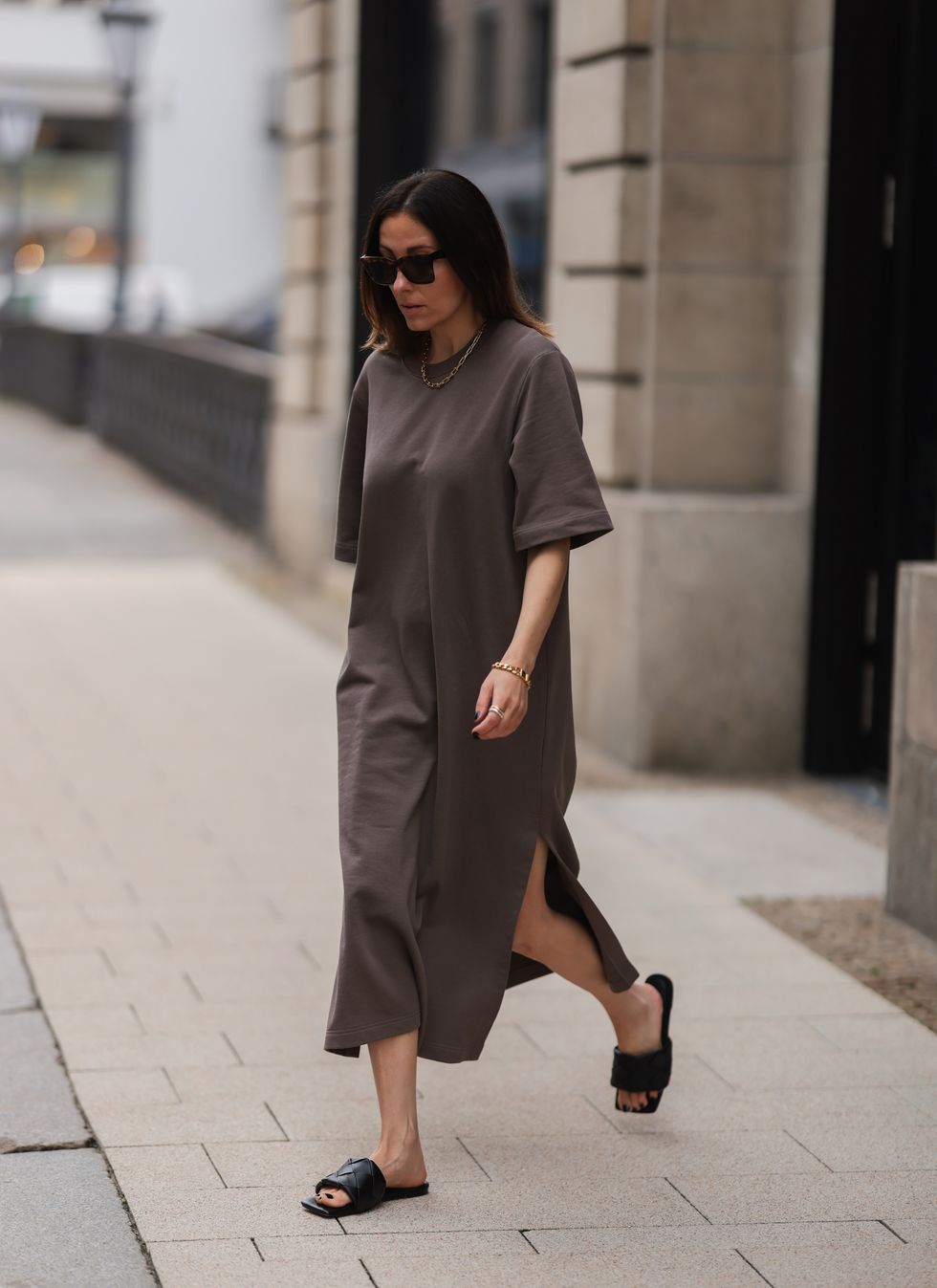 vestidos minimalistas asequibles verano vestido camiseta marrón