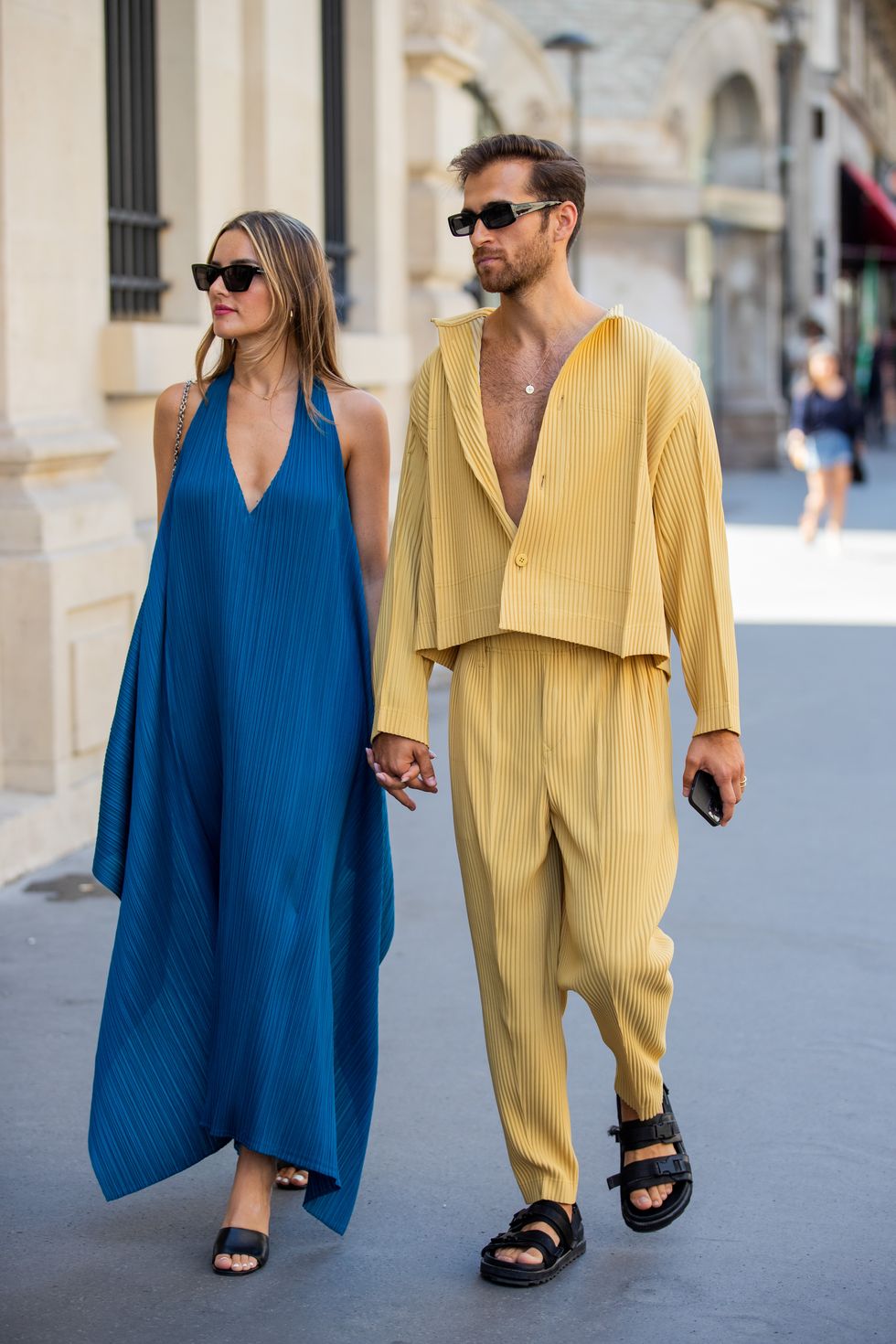 vestidos minimalistas asequibles verano vestido plisado azul