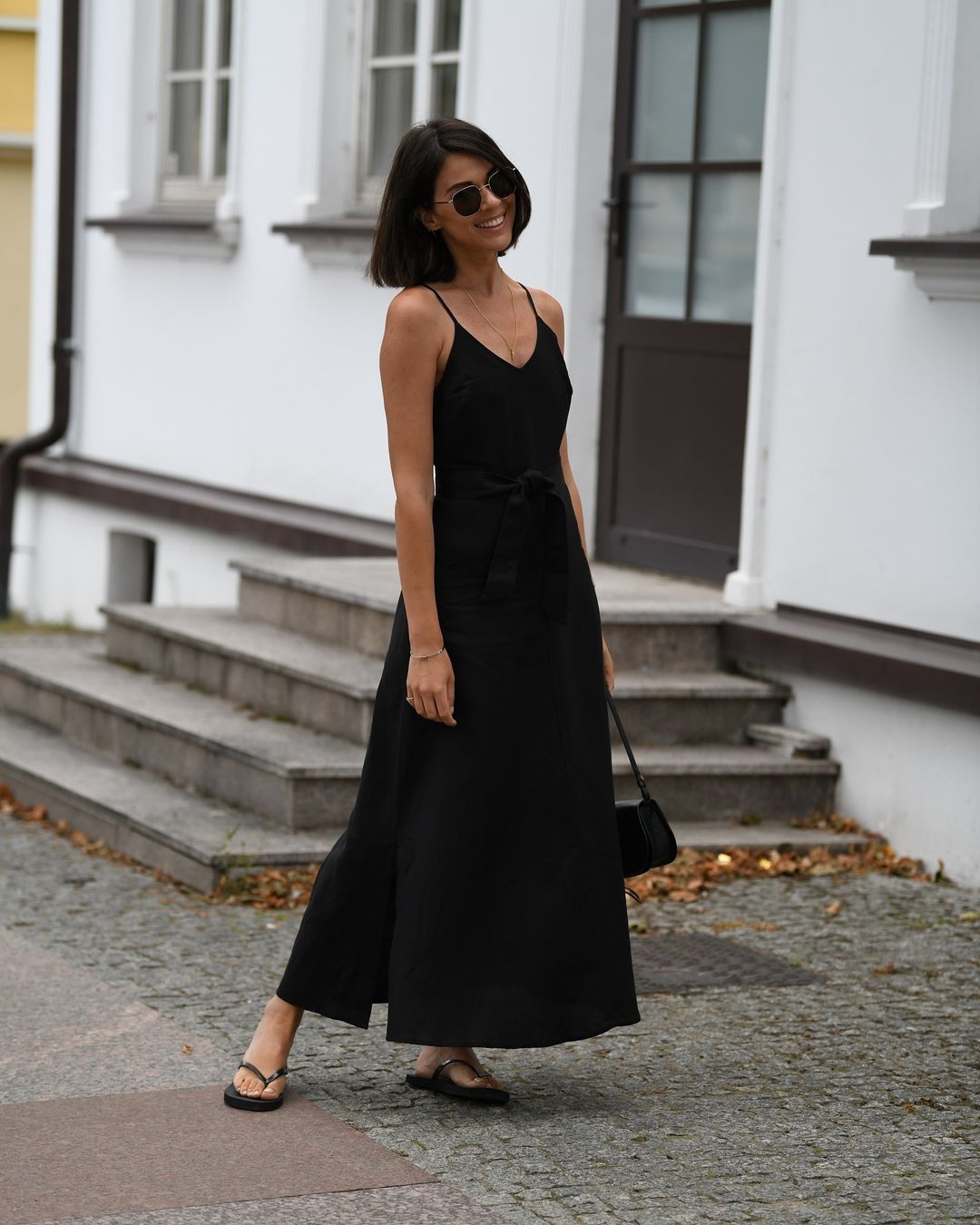 Como combinar el vestido negro largo para ir a trabajar