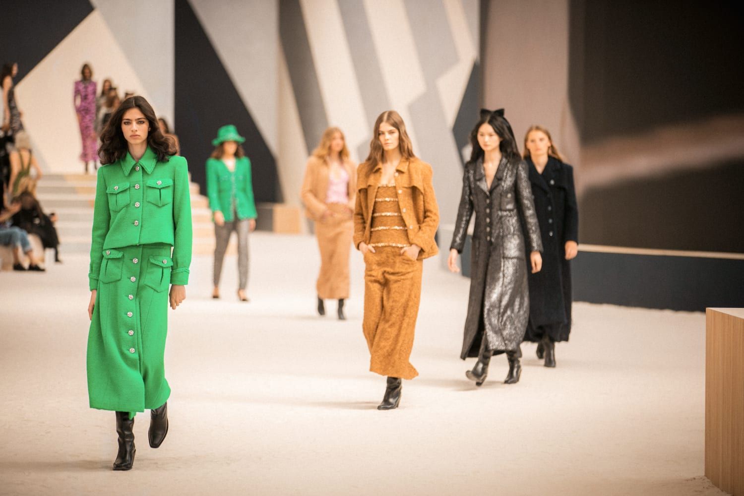 Moda Autunno Inverno 2022 2023: la sfilata Chanel Haute Couture