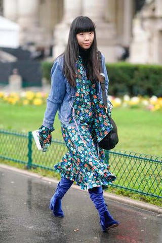 Clothing, Street fashion, Blue, Footwear, Cobalt blue, Fashion, Electric blue, Snapshot, Yellow, Outerwear, 