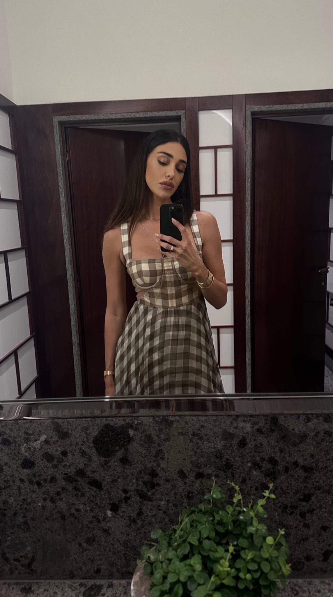 Belen Rodriguez’s short dress is chic