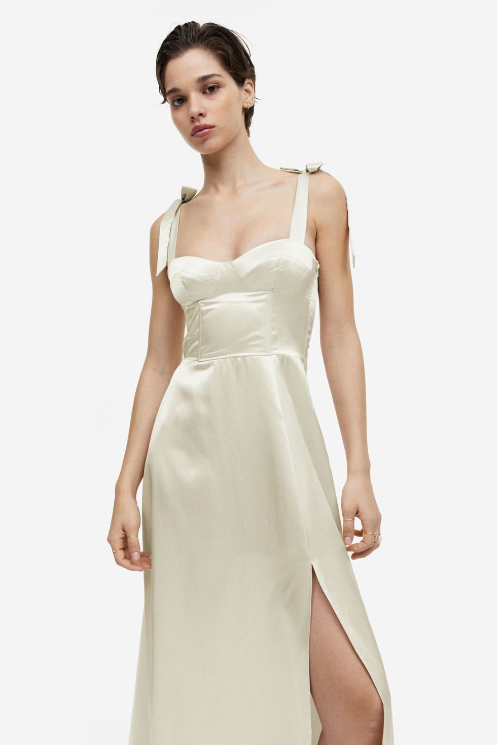 El vestido de novia de 39 € de H&M que ha colapsado la logística y sueca