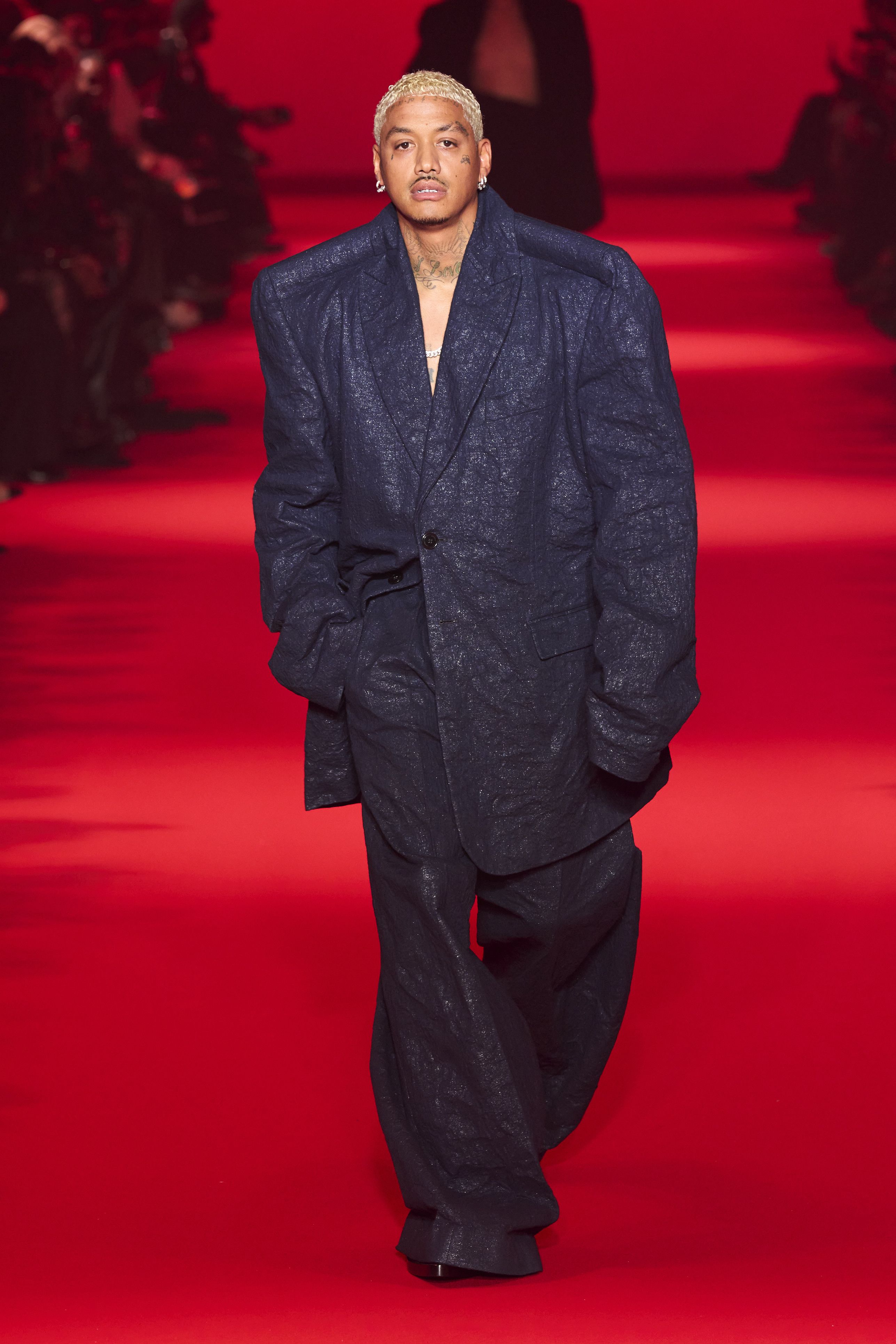 ヴェトモン（VETEMENTS）2024-25秋冬コレクション