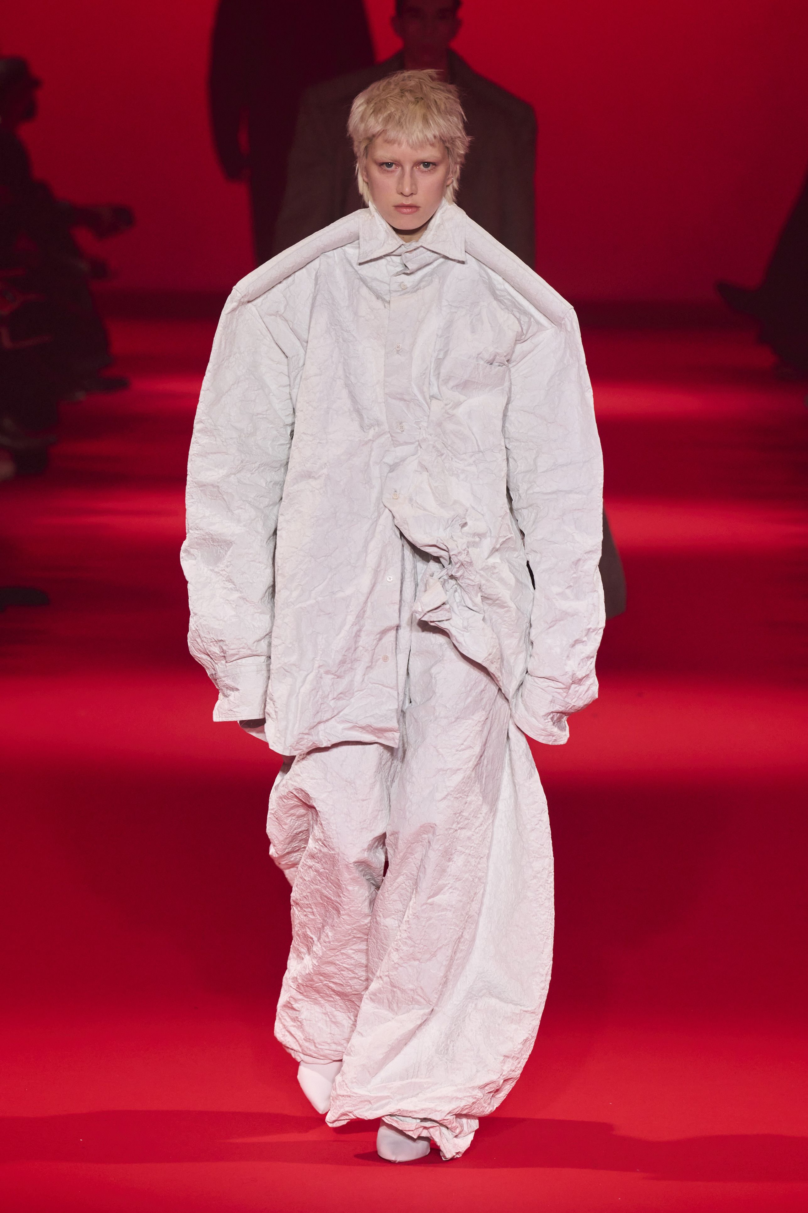 ヴェトモン(VETEMENTS)2024-25秋冬コレクション ヴェトモン(VETEMENTS)2024-25秋冬コレクション