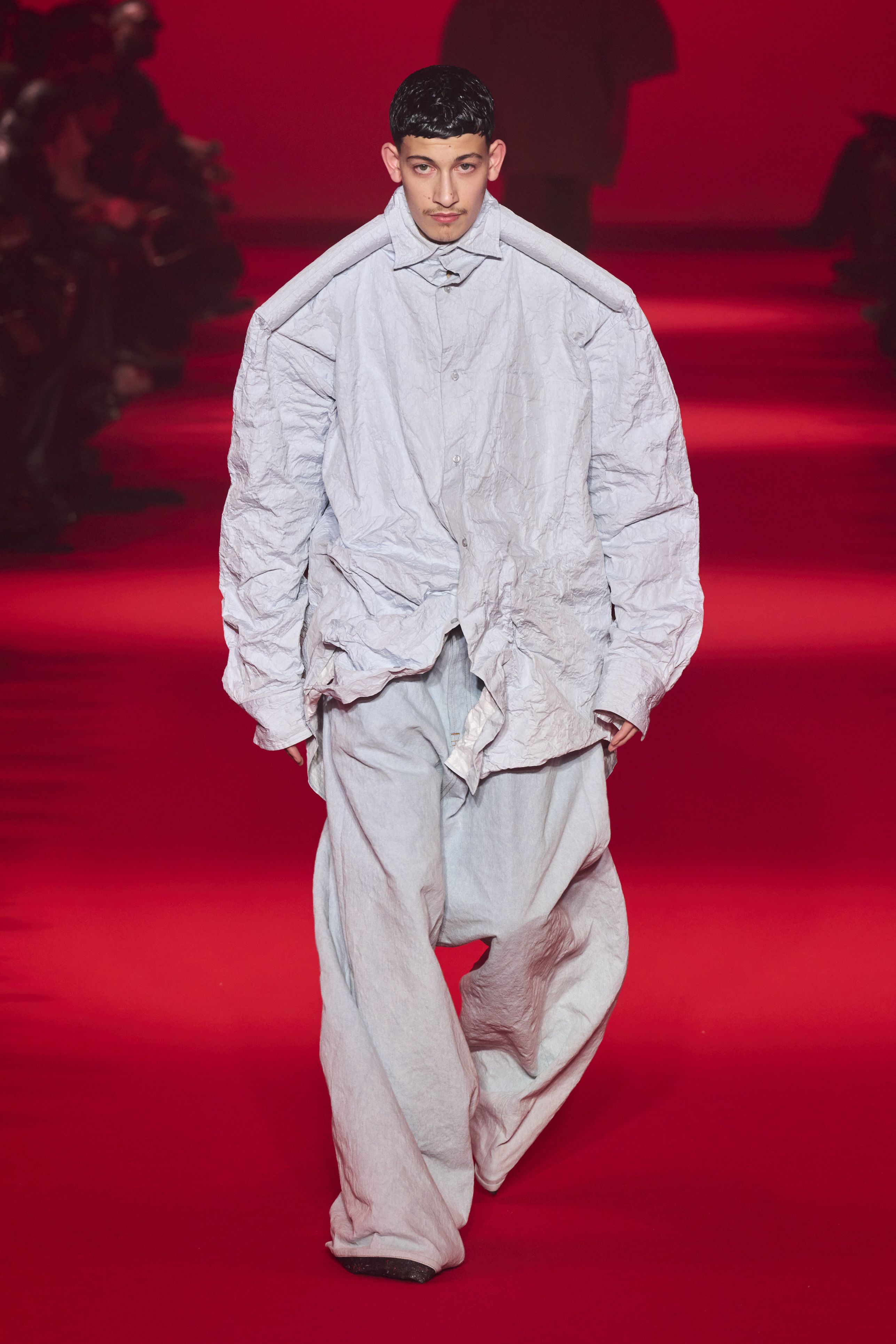 VETEMENTS ヴェトモン　写真集 Amazon.co.jp: Demna Gvasalia 写真集 VETEMENTS ヴェトモン