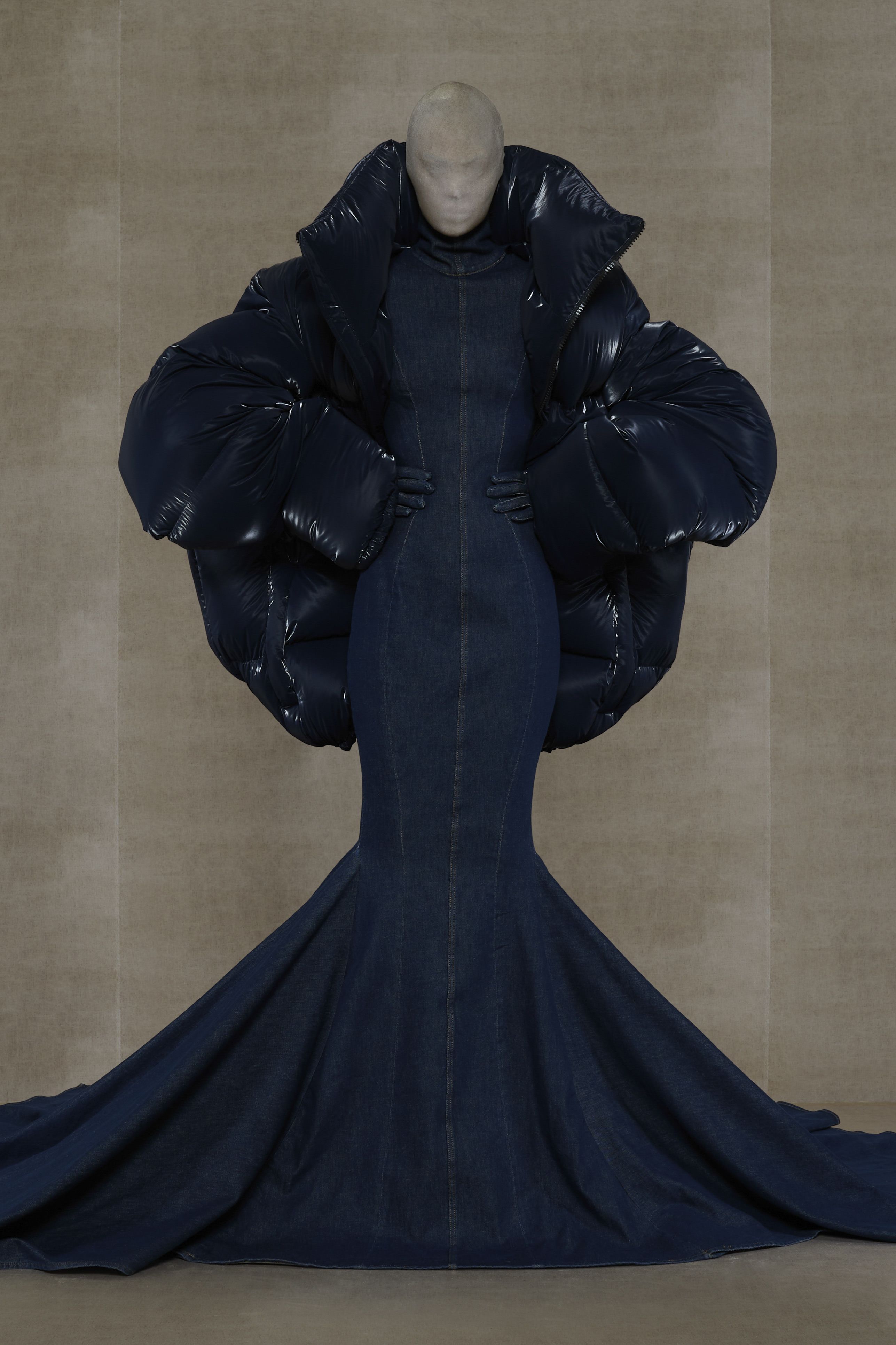 VETEMENTS ヴェトモン　写真集 Amazon.co.jp: Demna Gvasalia 写真集 VETEMENTS ヴェトモン