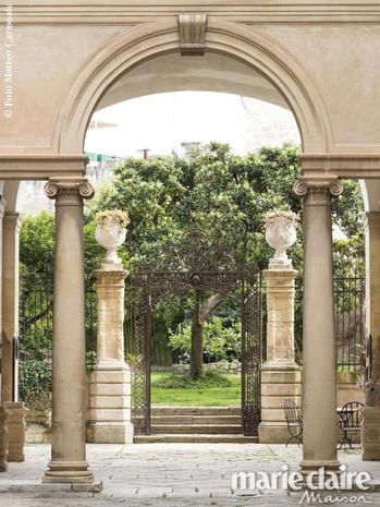 Arch, Column, Architecture, Building, Classical architecture, Courtyard, Arcade, Tree, Palace, Estate, 