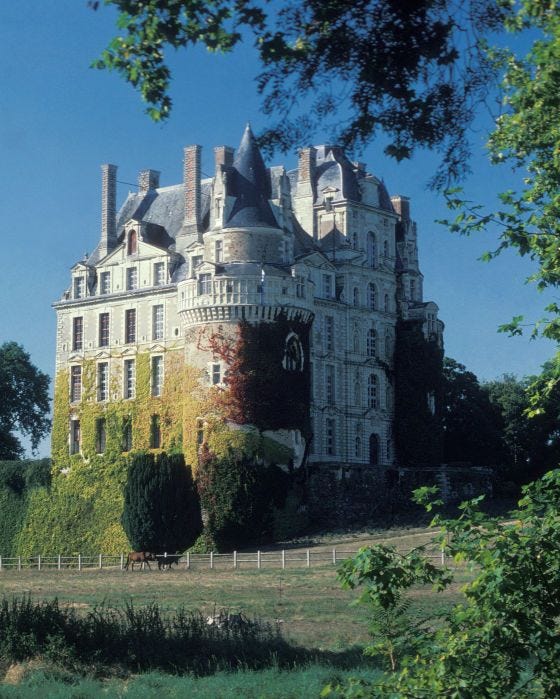 viaje ciudad halloween castillo brissac francia