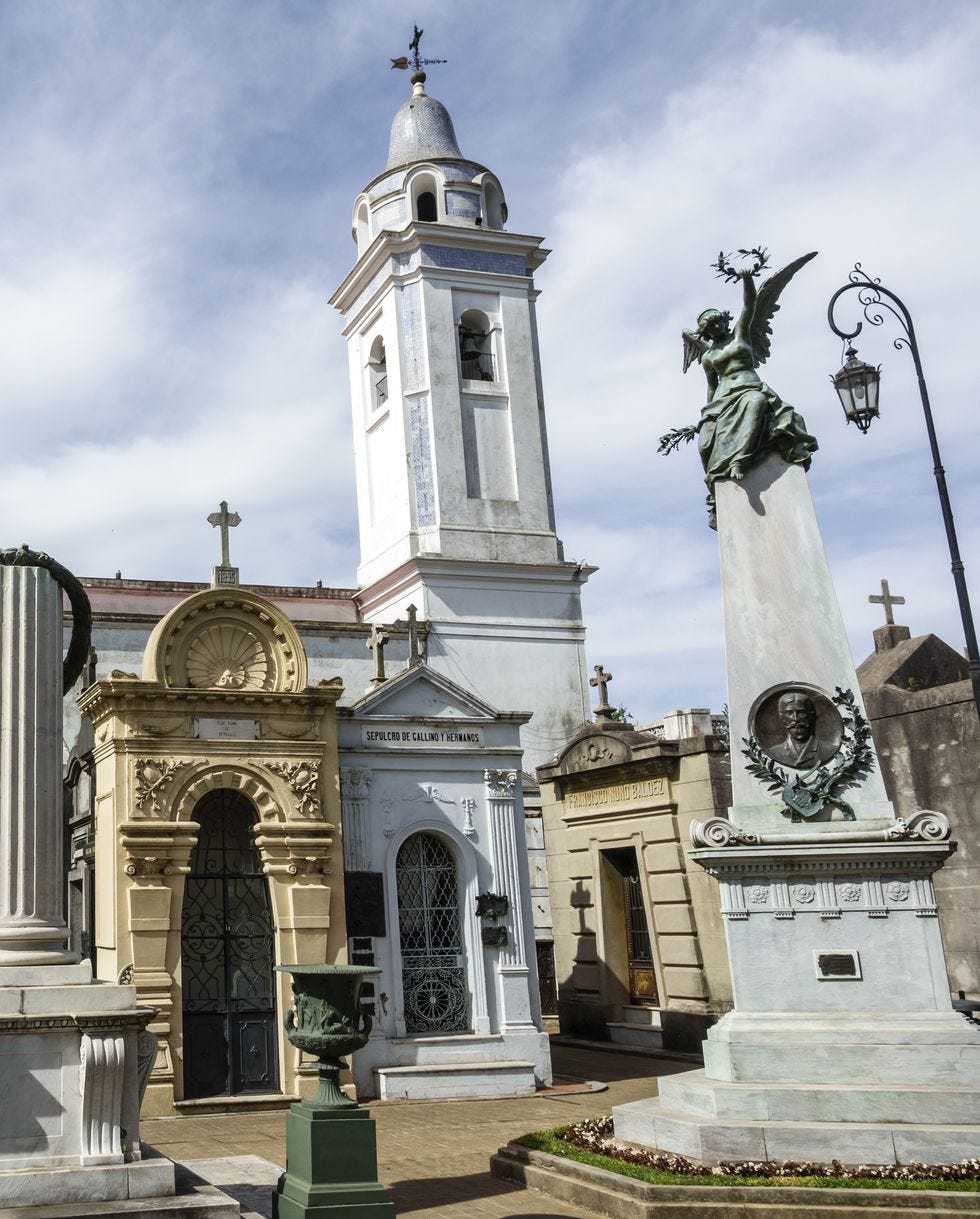 viajes halloween cementerio recoleta buenos aires argentina