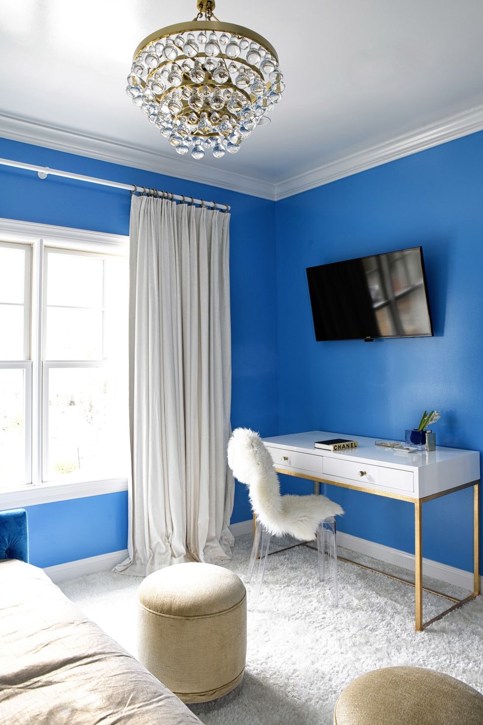 Blue, Furniture, Room, Bedroom, Bed, Interior design, Ceiling, White, Bed frame, Property, 