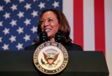 vice president harris holds campaign event in kalamazoo, michigan