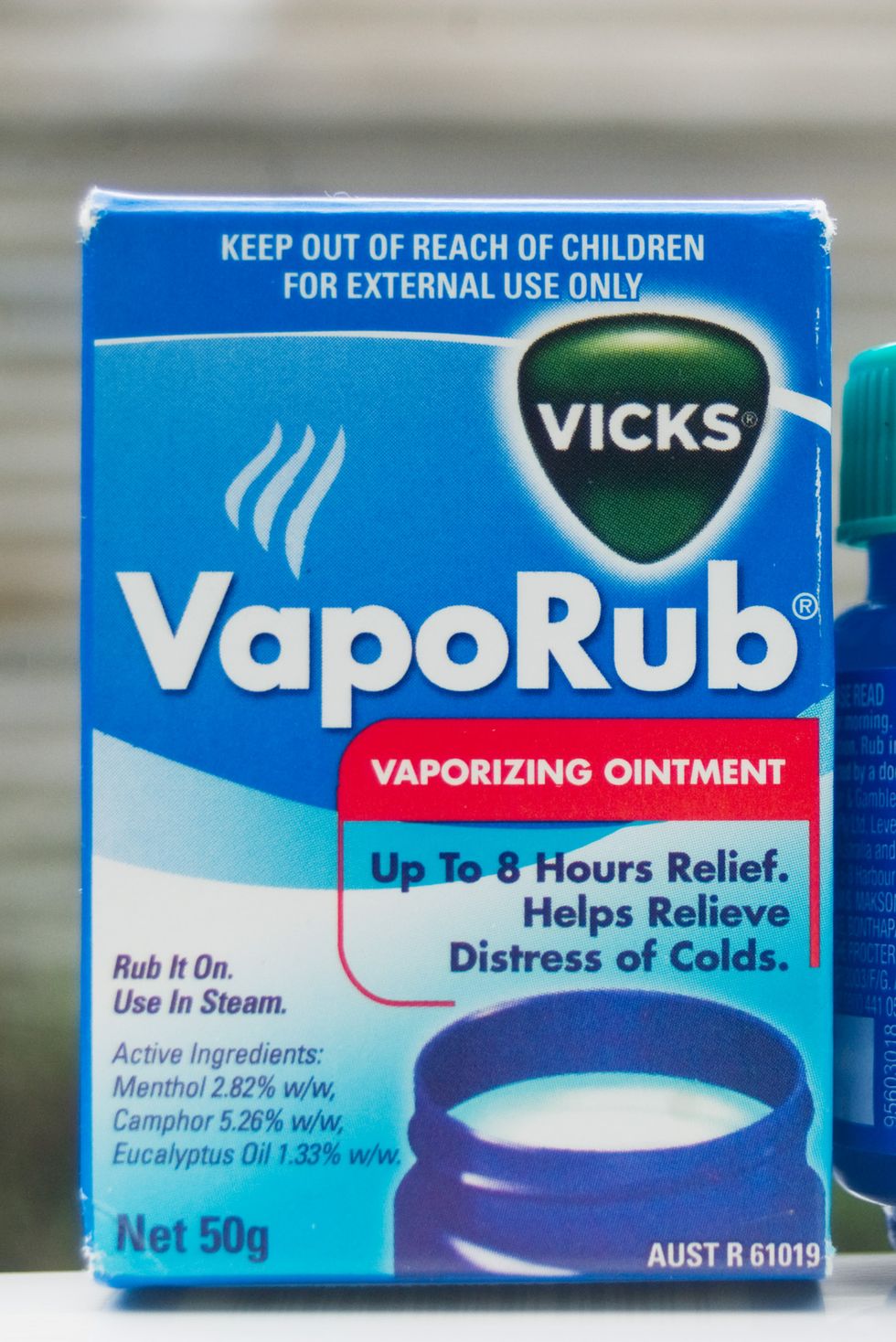 Sore Throat Remedies - Vicks VapoRub