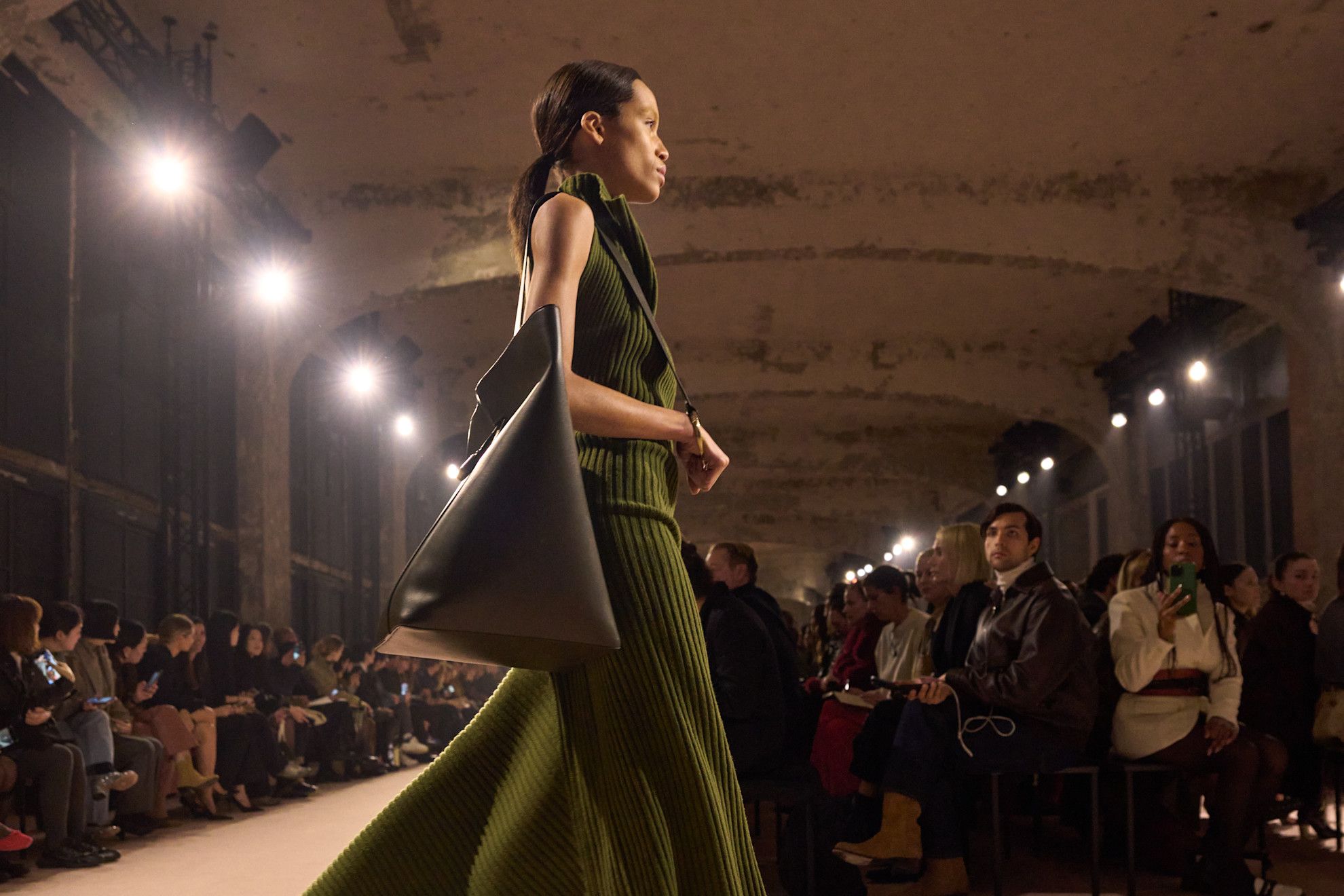 Victoria Beckham ロングドレス ブラック FW24/25 Victoria Beckham Fall 2025 Ready-to-Wear Runway, Fashion