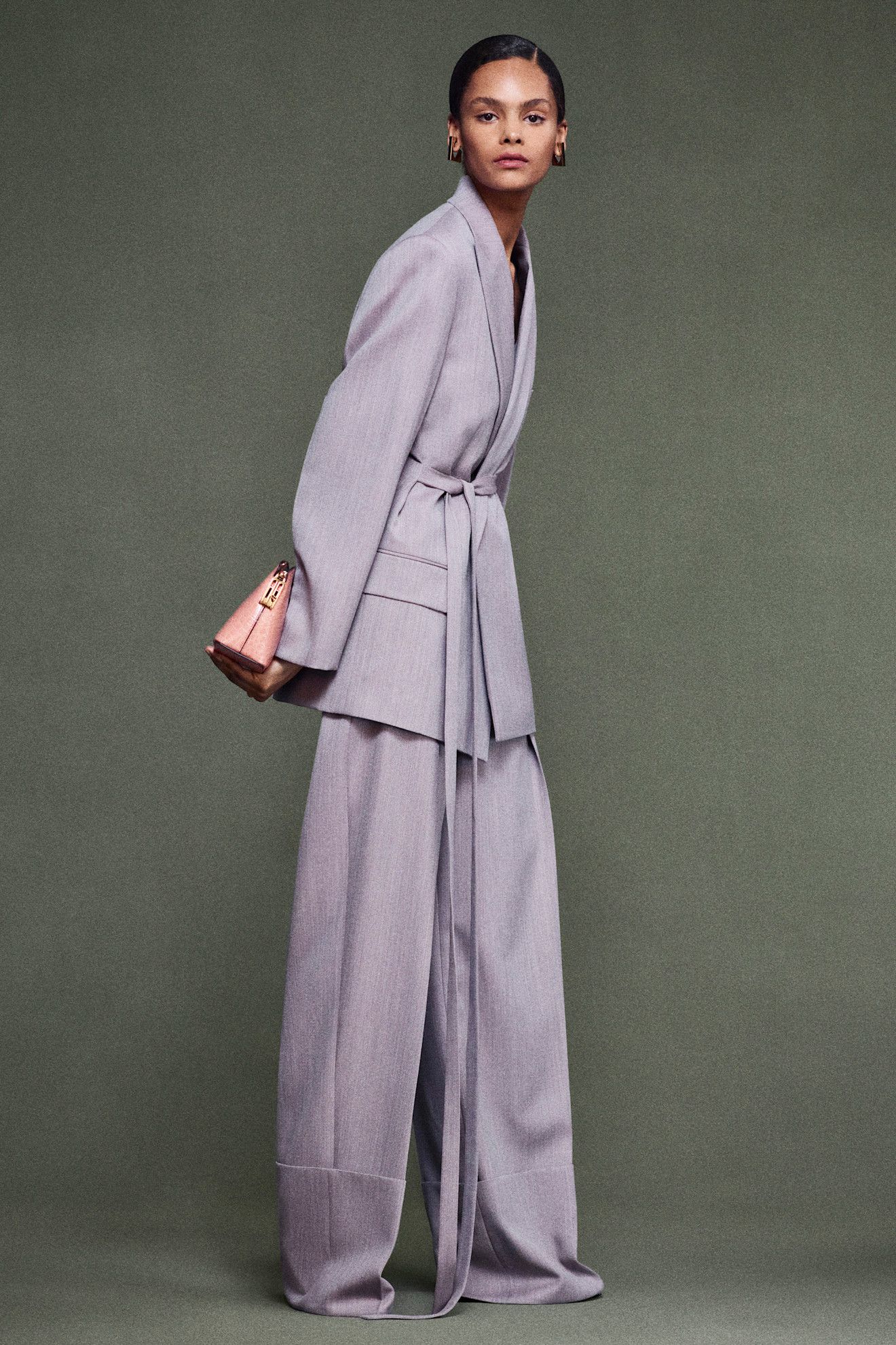Victoria Beckham レギュラーフィットズボン グレー SS25 landscape-1460743559-hbz-vb-