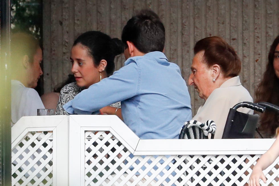 victoria federica y jorge bárcenas de comida con la infanta margarita