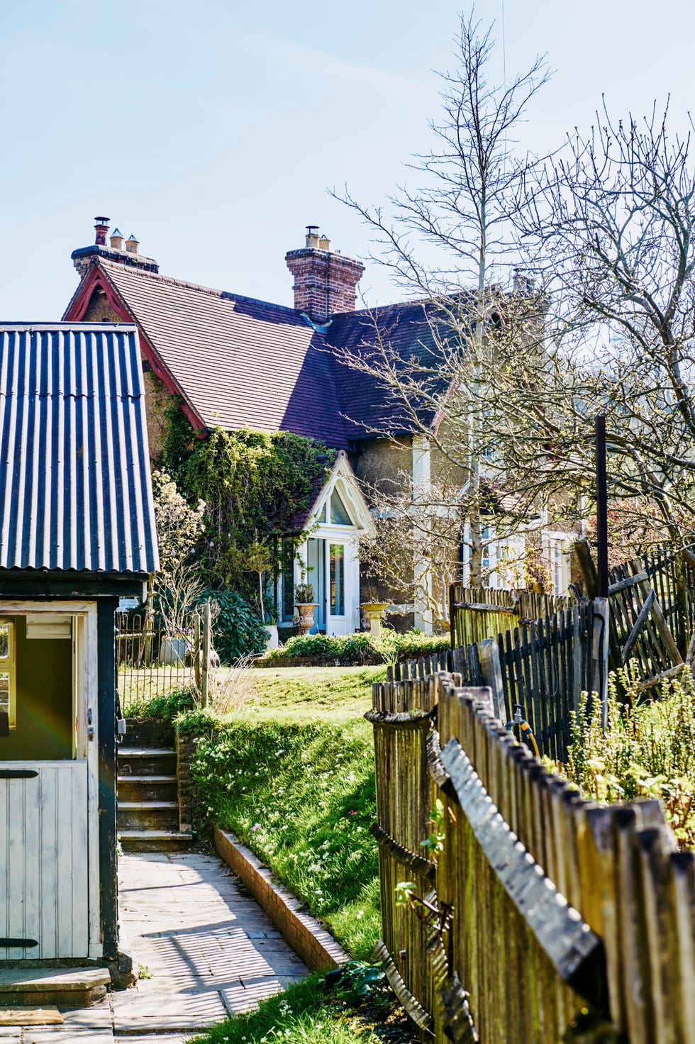 Former Dog Kennels Transformed Into Spectacular Family Home