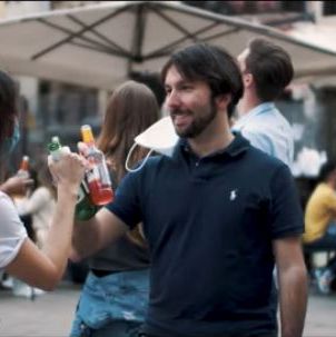 escena del vídeo viral italiano sobre la desescalada