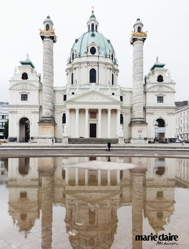 Landmark, Reflection, Holy places, Architecture, Building, Historic site, Dome, Classical architecture, Place of worship, Water, 