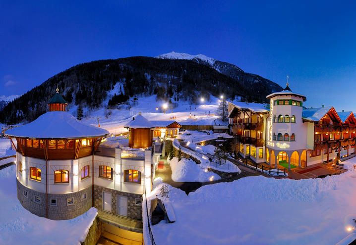 Winter, Snow, Sky, Mountain range, Town, Mountain, Hill station, Ski resort, Mountain village, Resort, 
