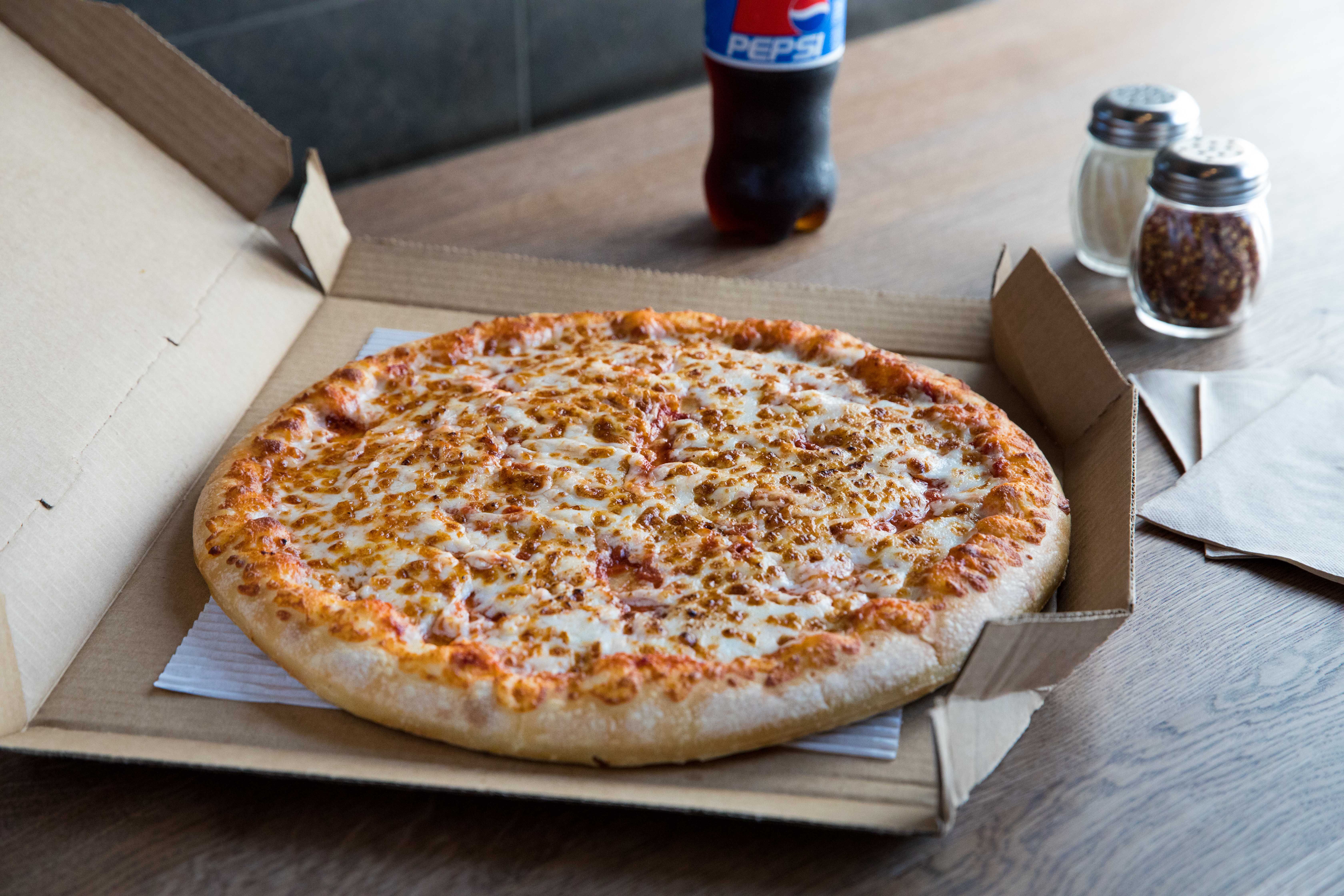 8 Pizza Hut Vegan Options That Are Totally Safe To Order