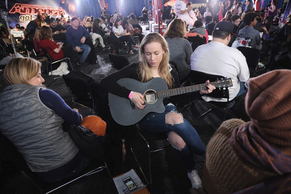 america's got talent microphone rule