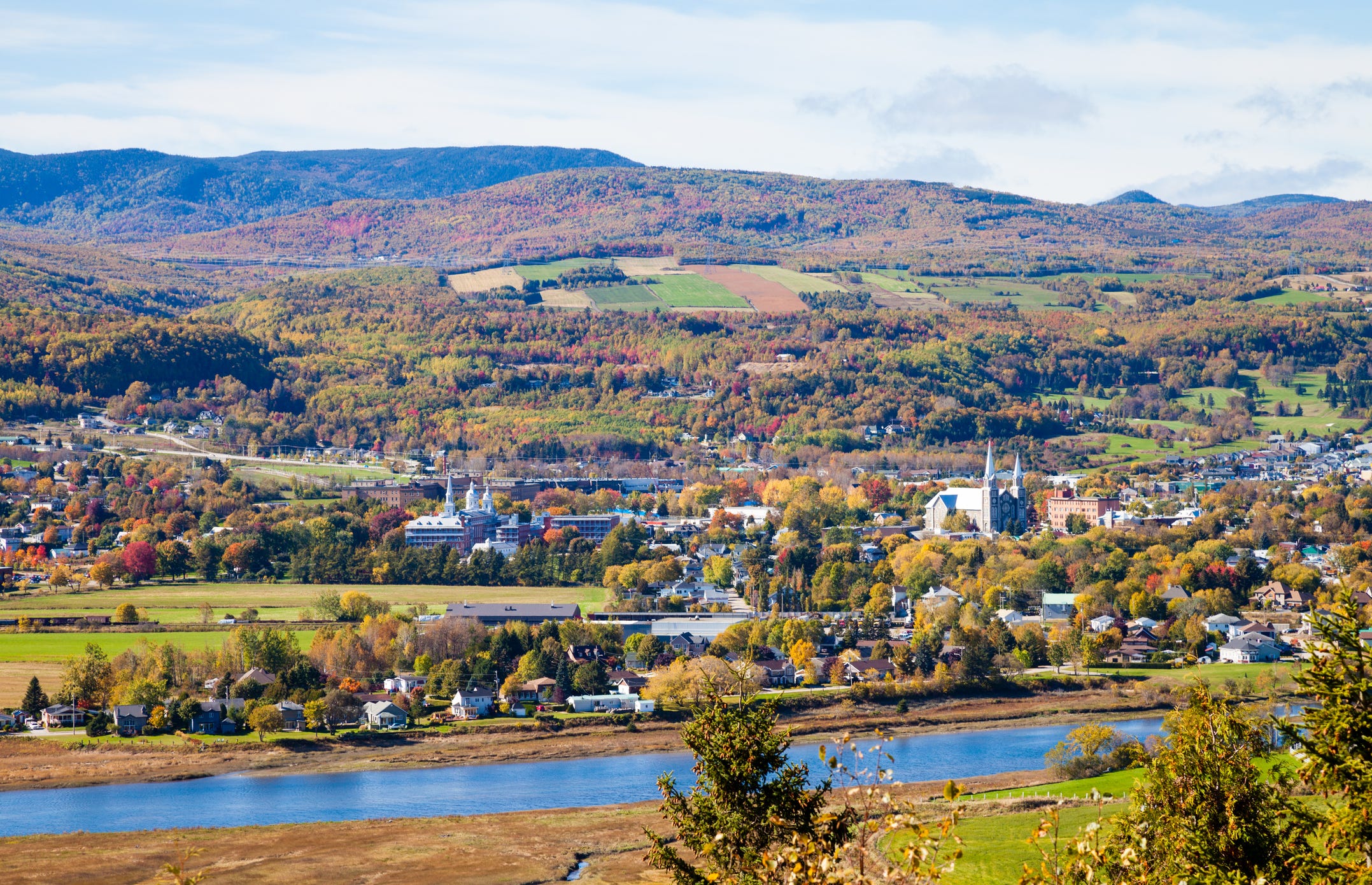 The Best Charming Small Towns in Canada to Visit