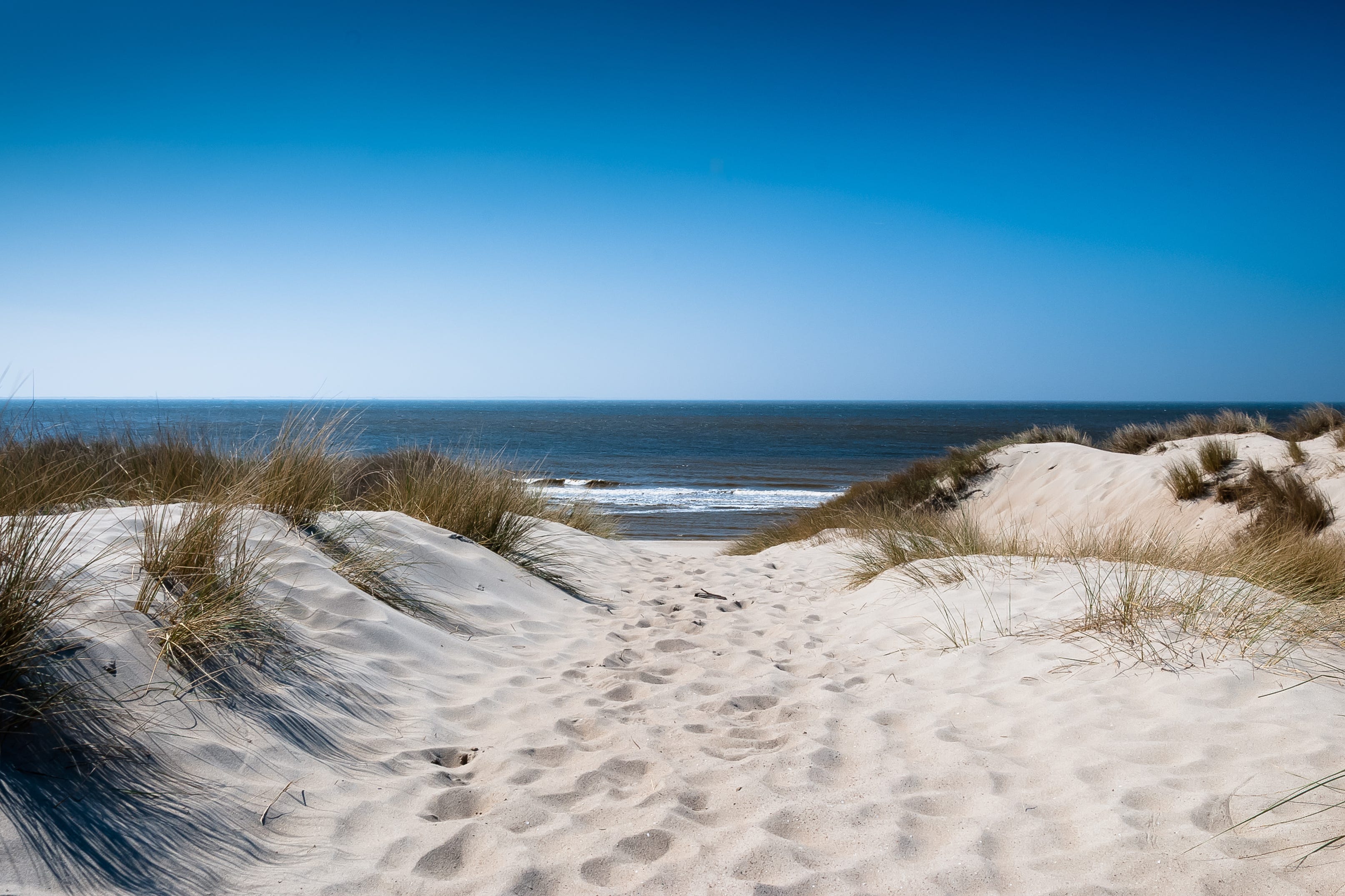 10 Hidden Beaches Around the World You Need to Know About