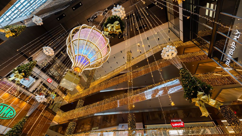 9 Stunning Department Store Holiday Windows to Check Out in NYC 2018