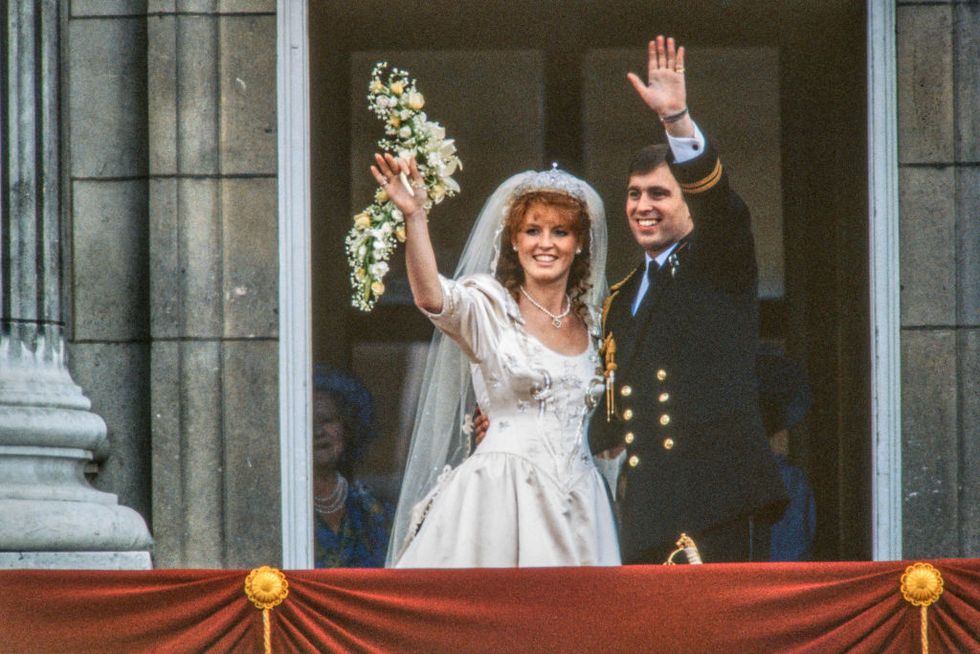 newlywed duke  duchess of york on a buckingham palace balcony