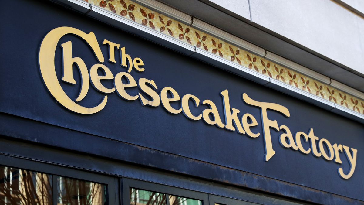 https://hips.hearstapps.com/hmg-prod/images/view-of-the-cheesecake-factory-on-march-26-2020-in-boston-news-photo-1663083917.jpg?crop=1xw:0.84358xh;center,top&resize=1200:*