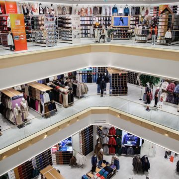 uniqlo opens spain's largest store in madrid